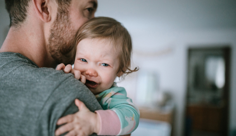 Vater_mit_Baby_Istock 1097508090