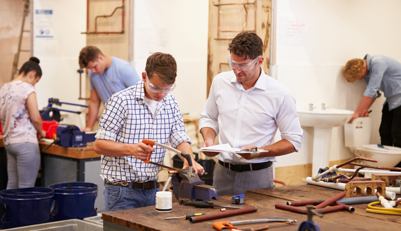Jugendlich Ausbildung Handwerk Istock 510616975