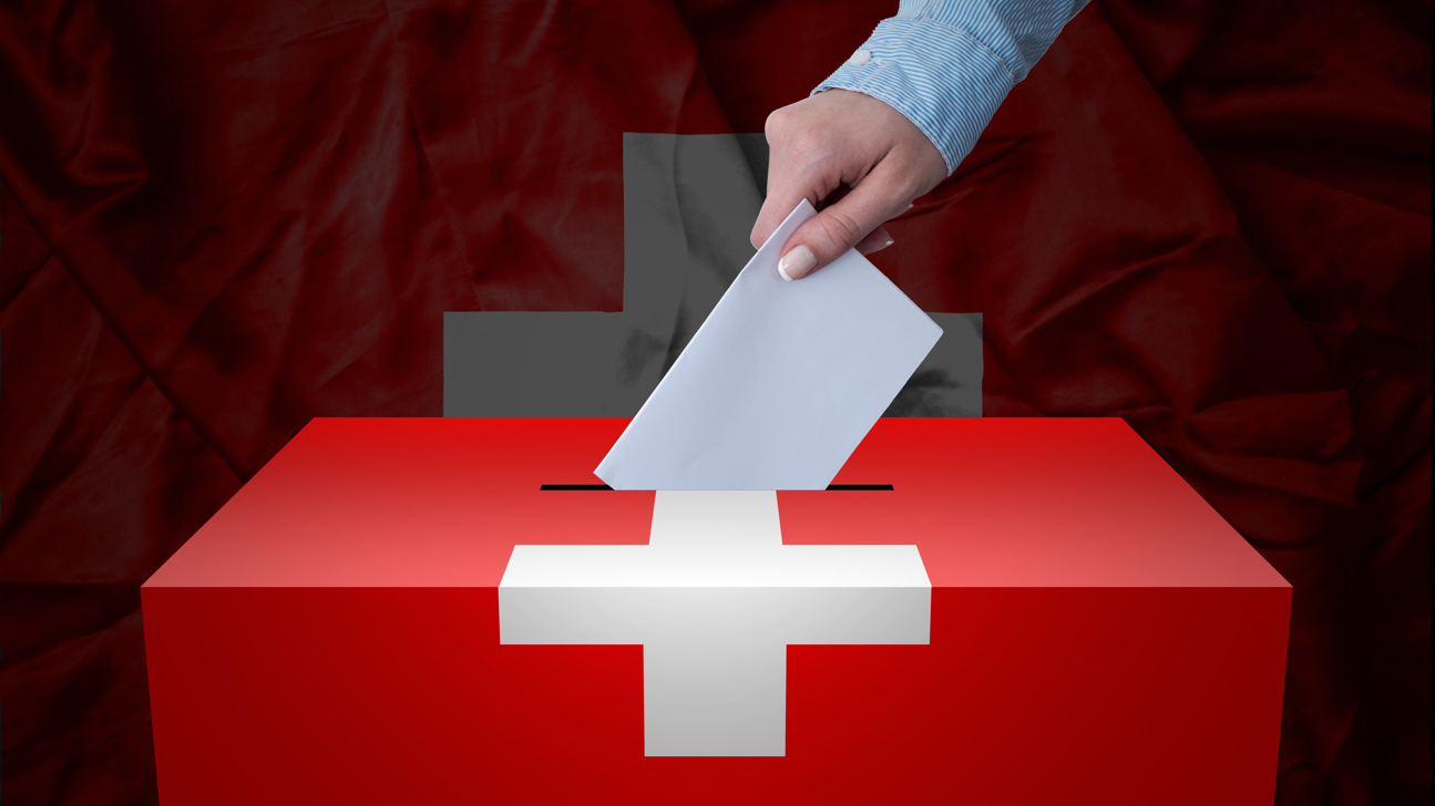 Wahlurne Schweizer Kreuz Abstimmung