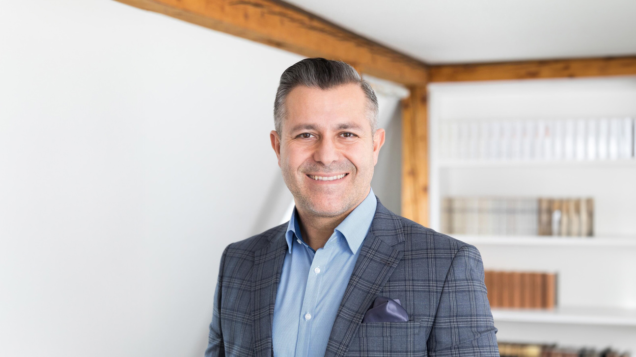 Zafer Celik Erweitert