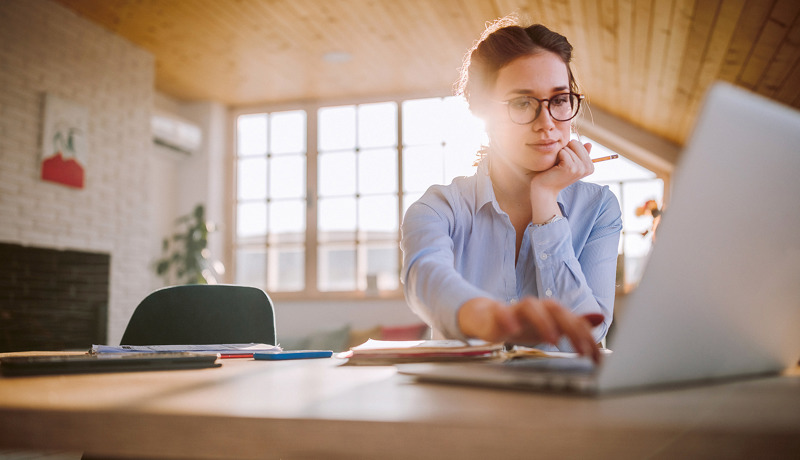Titelbild Studie HR Strategie Homeoffice 1132392875