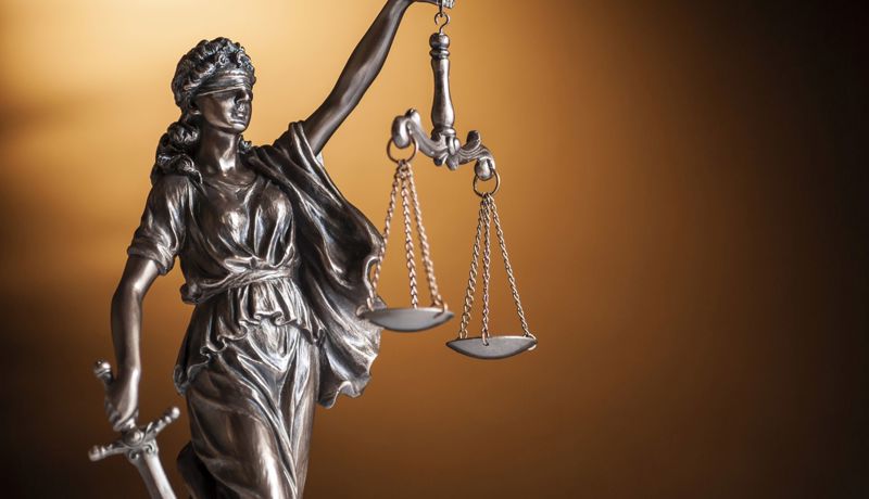 Justitia Gerichtsentscheid Istock 1196307616