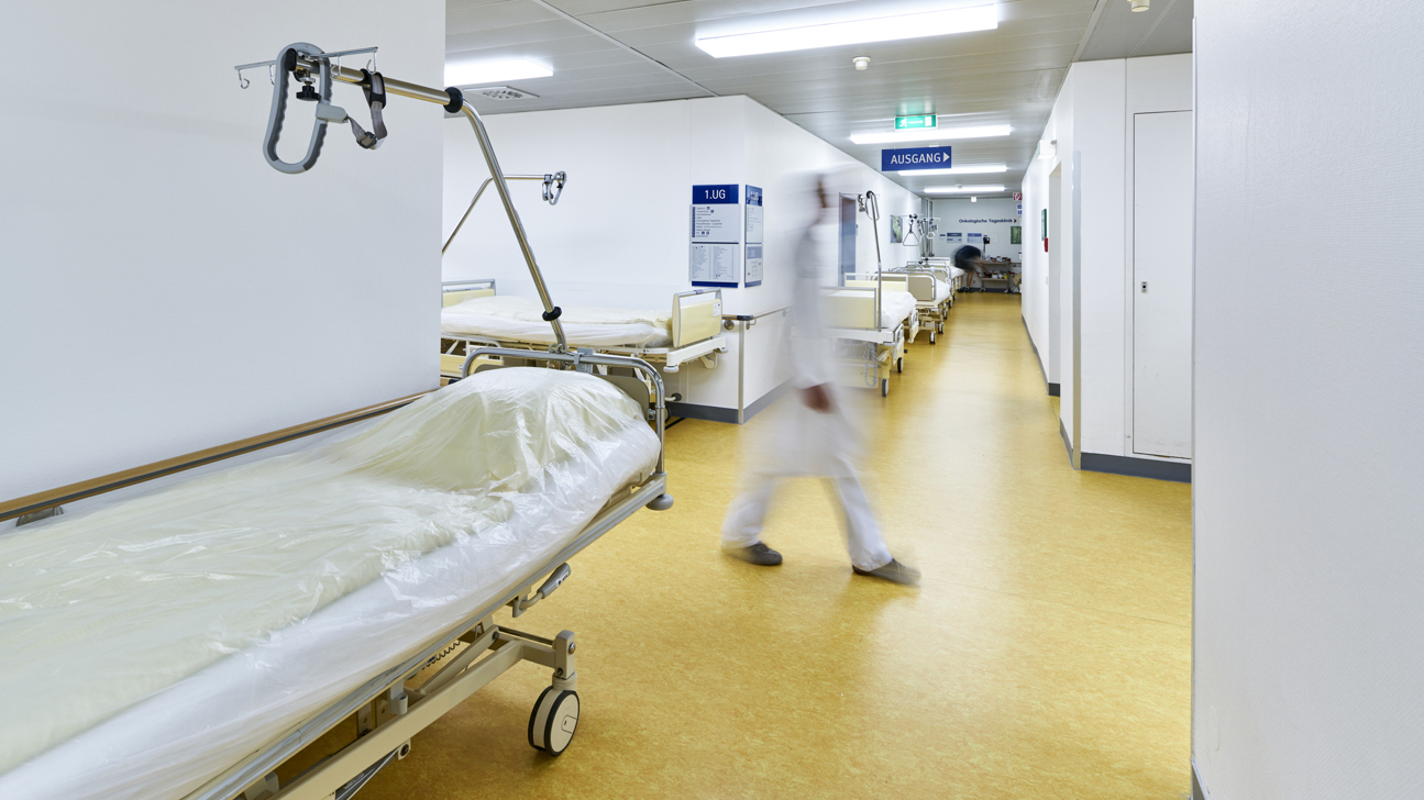 Fachkräftemangel Spital Istock 1124486435