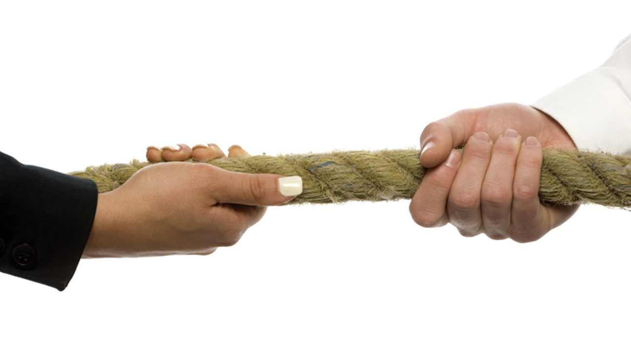 Seil Ziehen Hände Istock 172802550
