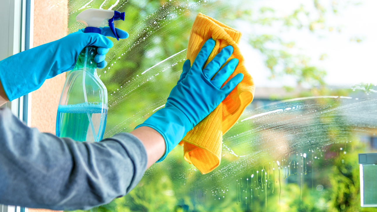 Fensterputzen Istock 1150282133