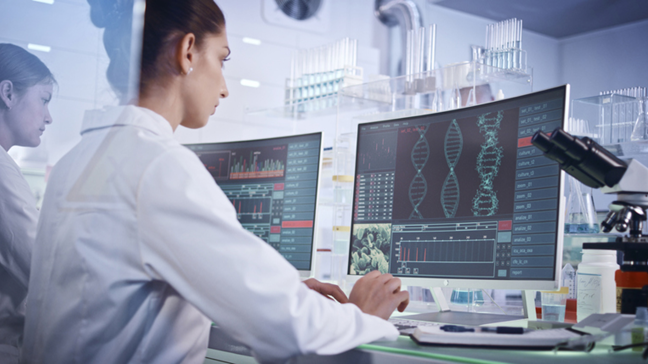 Wissenschaftlerin Genetik Istock 1251892822