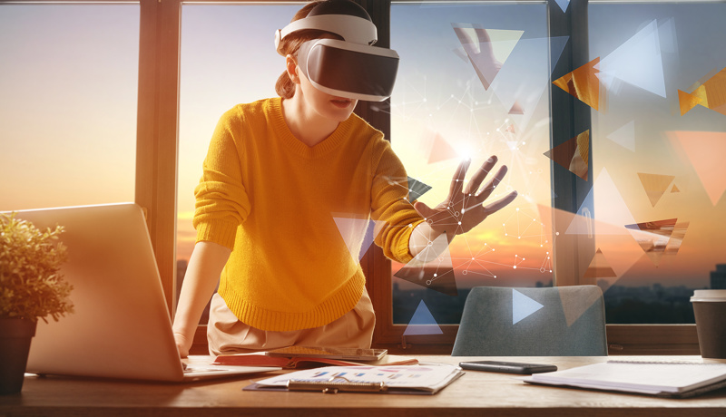KI Frau Virtual Realtity Istock 1396970411 Web