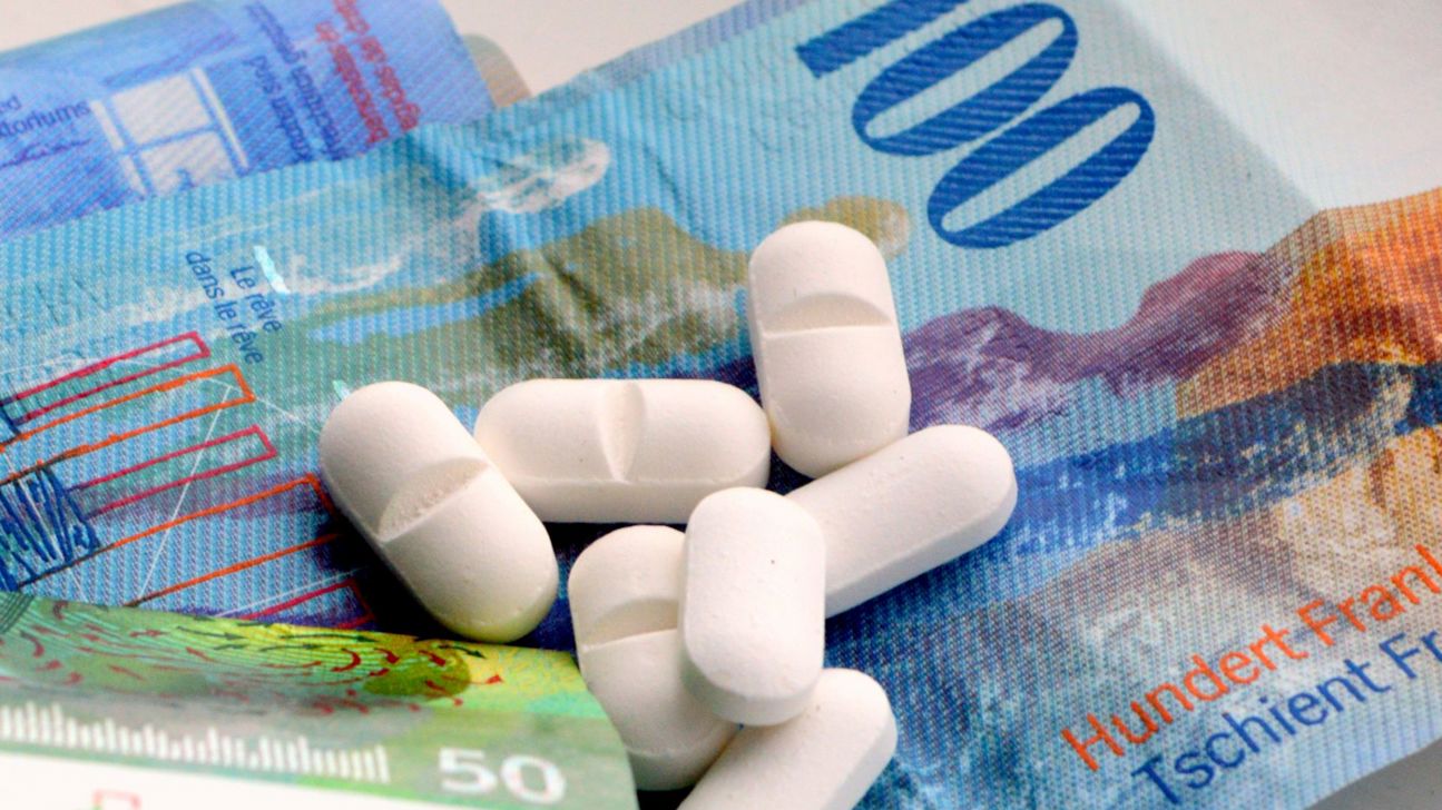 Medikamente Geld Istock 1224877954 Web