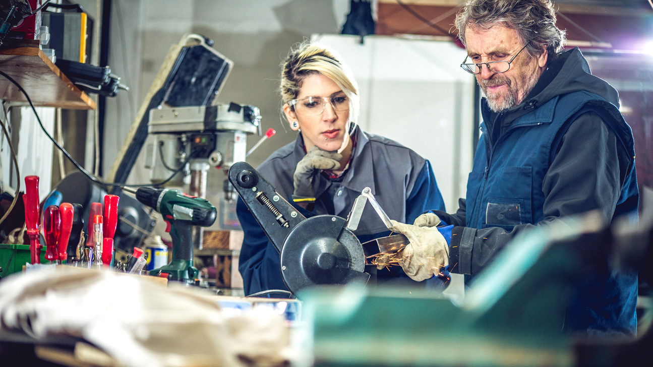 Berufslehre Handwerk Metallbau Frau Web