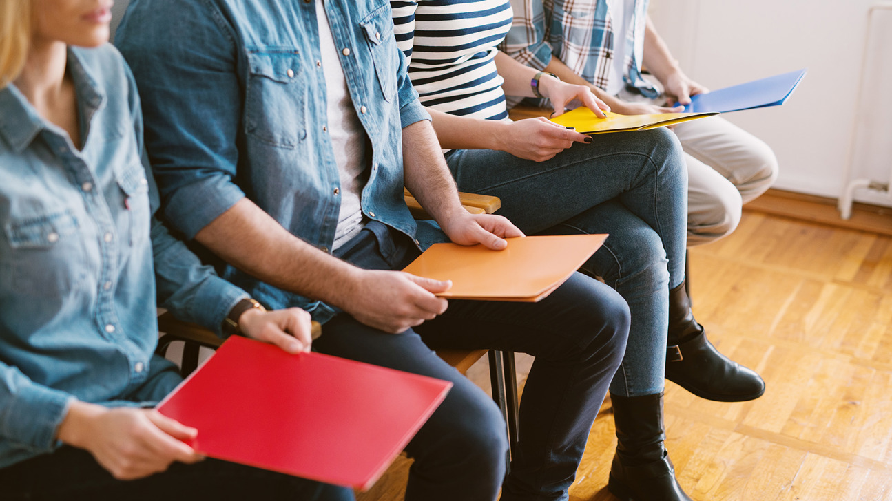 Arbeitslose Dossiers Warten Istock 944890030 Web
