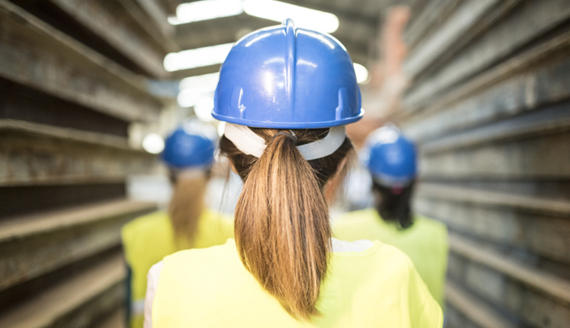 Helm Zentralperspektive Istock 1293074183