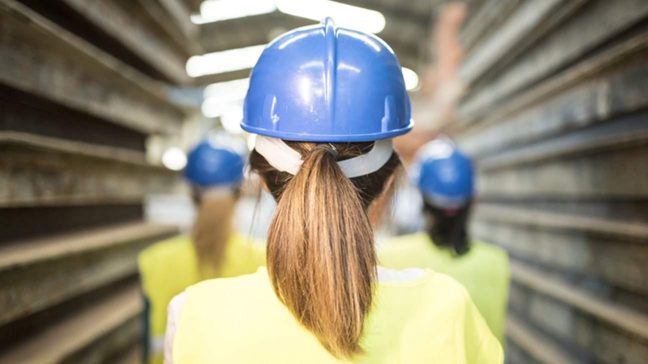 Helm Zentralperspektive Istock 1293074183