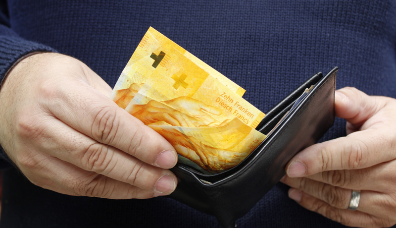 Geld Franken Portemonnaie 10Er Istock 1371604694