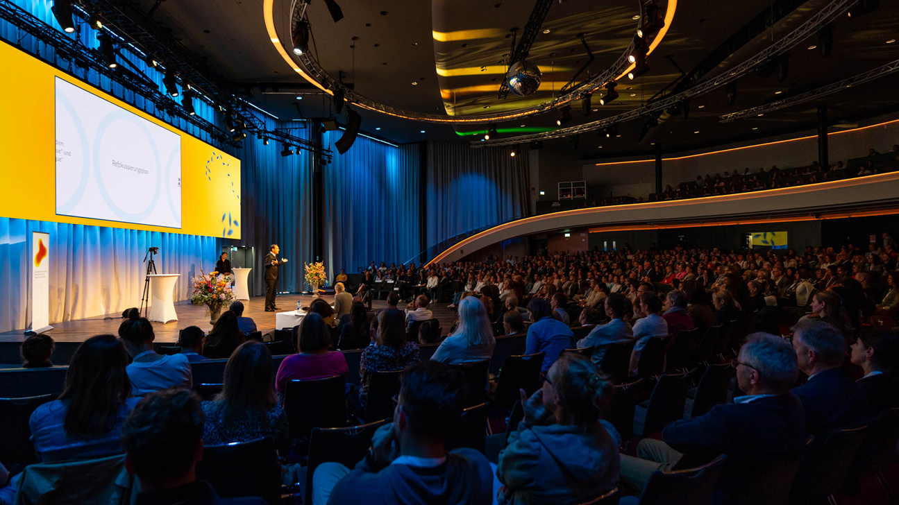Impression von der BGM-Tagung 22024 in Bern – ein vollbesetzter Kursaal.